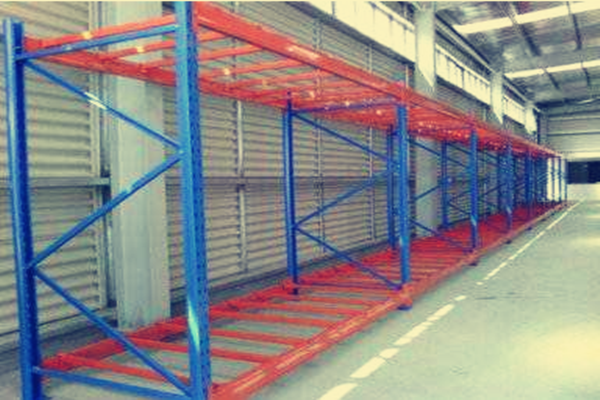 如何選擇安全優(yōu)質(zhì)的穿梭車貨架廠家？